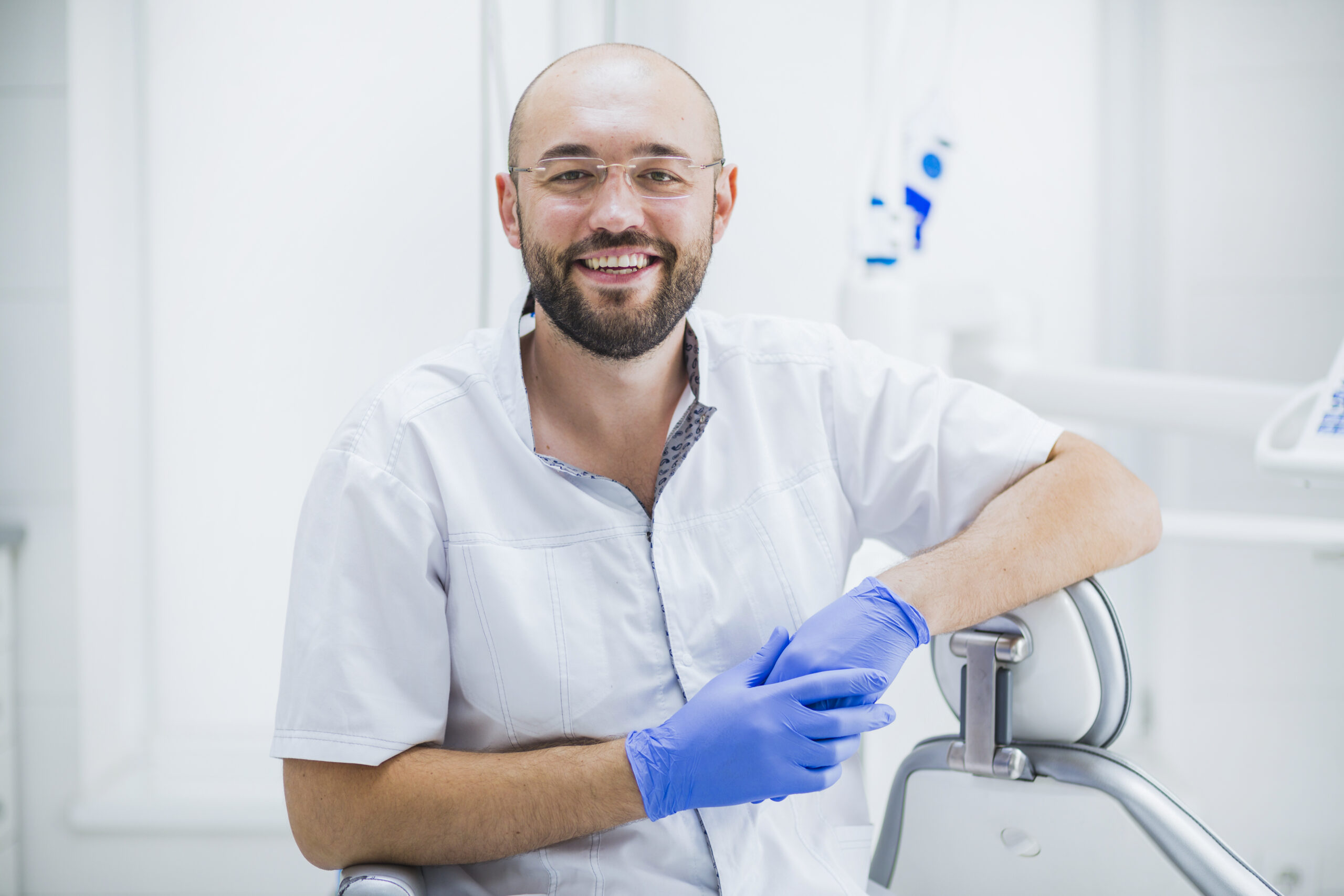 portrait-happy-male-dentist